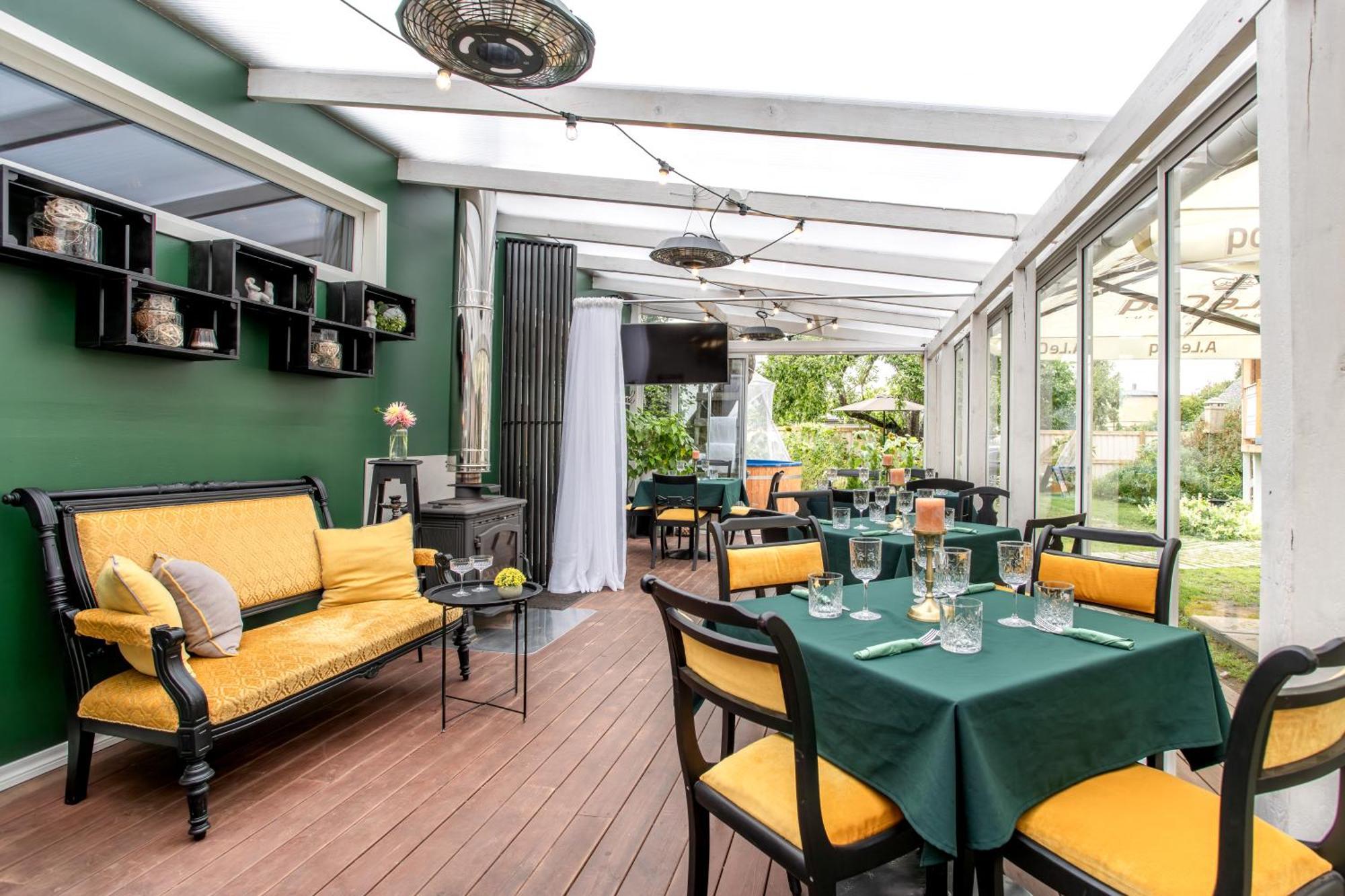Alice Backyard-Holiday Home And Spa 派尔努 外观 照片